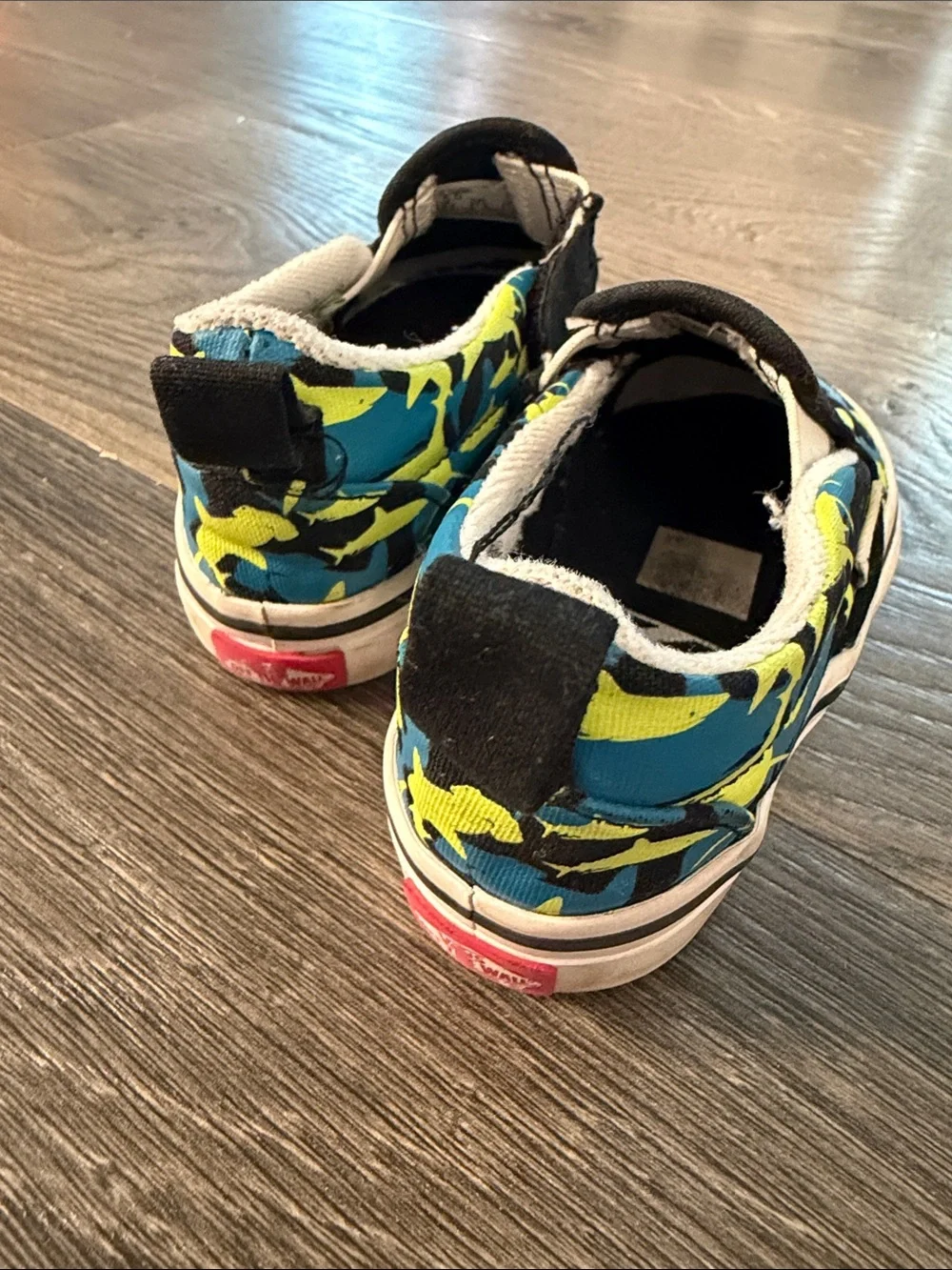 Vans 5C Kids Slip-On Sneakers in Blue, Yellow & Black Shark Print